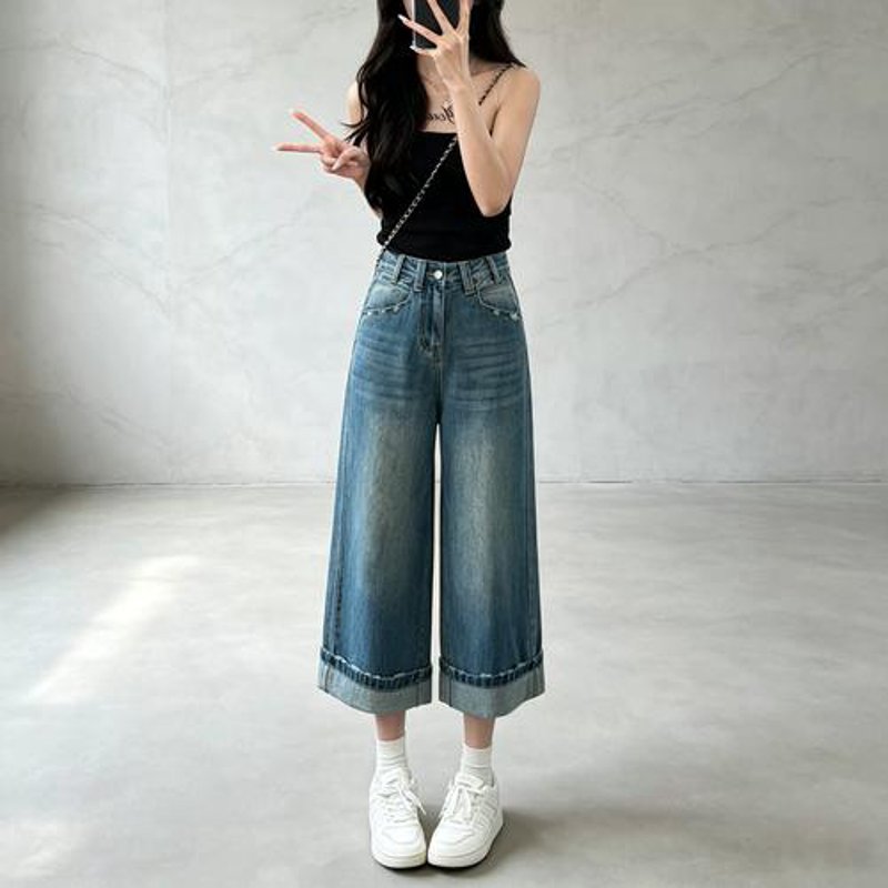 女装批发:打开时尚大门的金钥匙